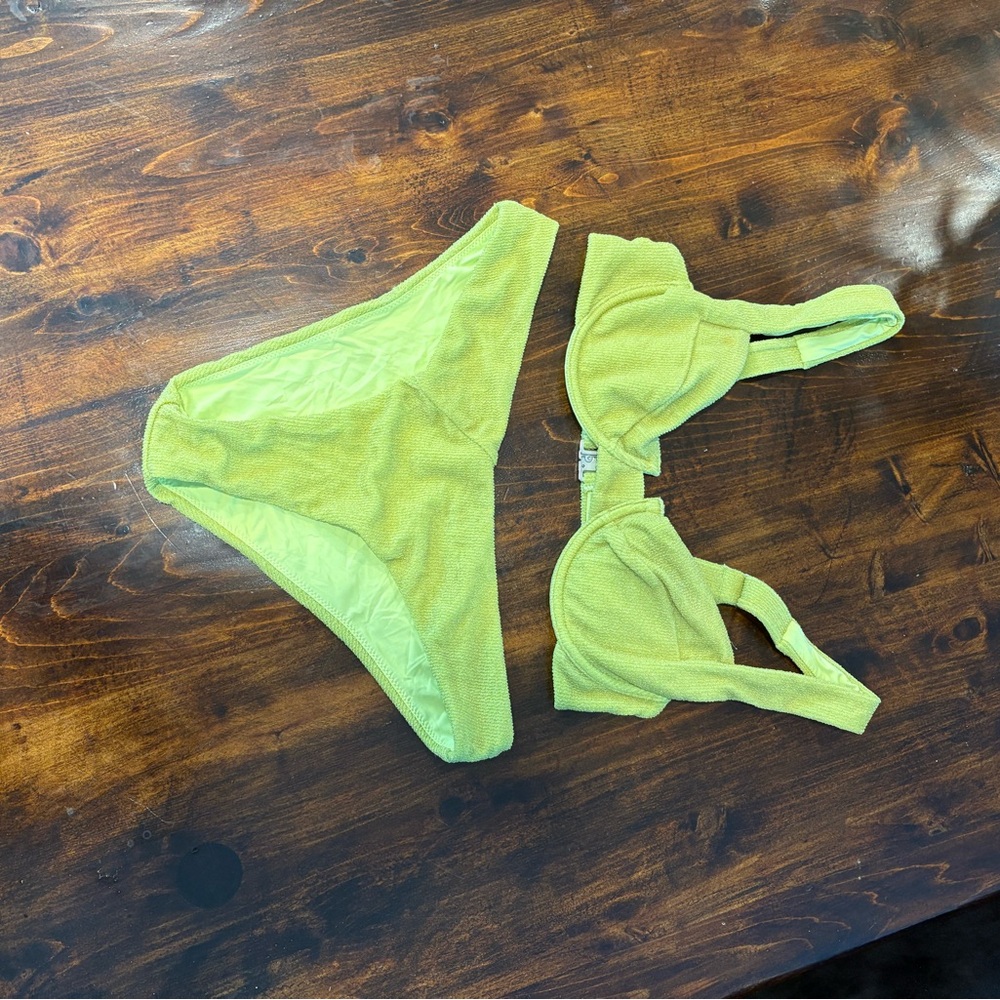 Vetchy Bikini Set - Picture 3 of 4